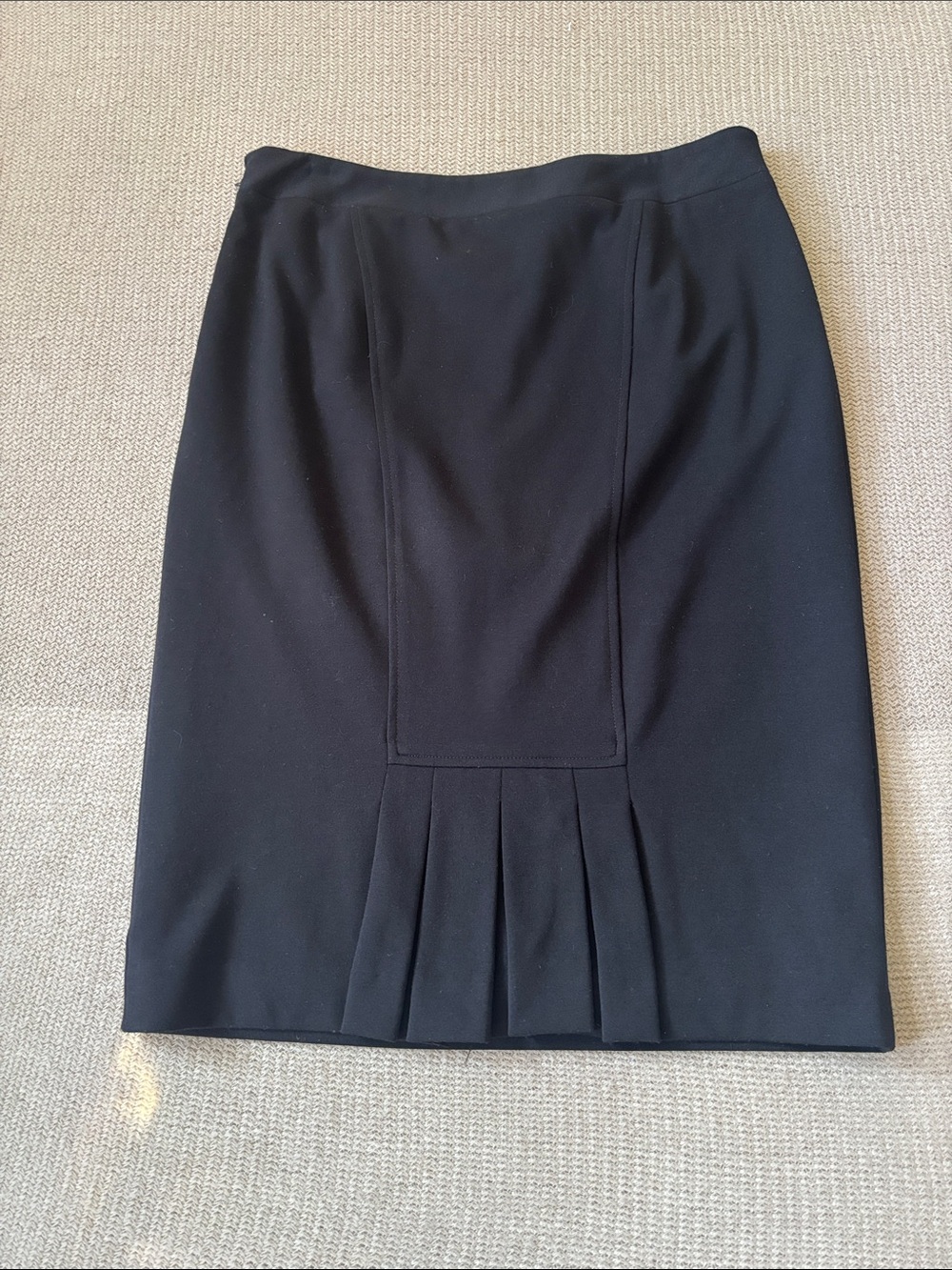 Vesti Black Pleated-Hem Pencil Skirt